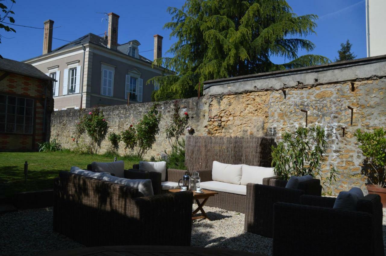 Chambre d'Hôtes Les Ecuries Le Mans Exterior foto