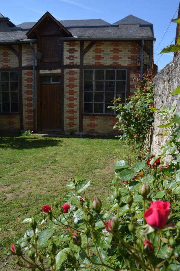 Chambre d'Hôtes Les Ecuries Le Mans Exterior foto